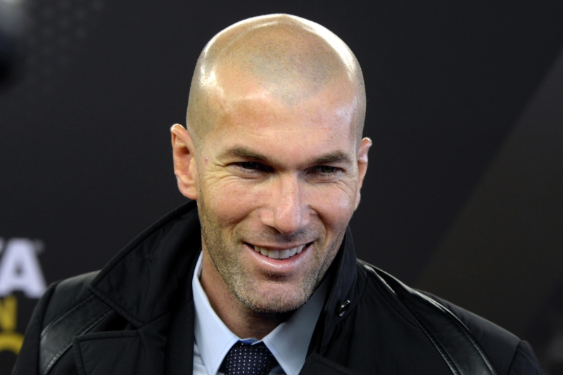 Někdejší nejlepší fotbalista světa Zidane dostal coby kouč tříměsíční zákaz činnosti. Někdejší nejlepší fotbalista světa Zidane dostal coby kouč tříměsíční zákaz činnosti.
