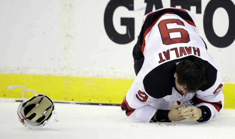 Hokejista New Jersey Devils Martin Havlát má smůlu na zranění. Hokejista New Jersey Devils Martin Havlát má smůlu na zranění.