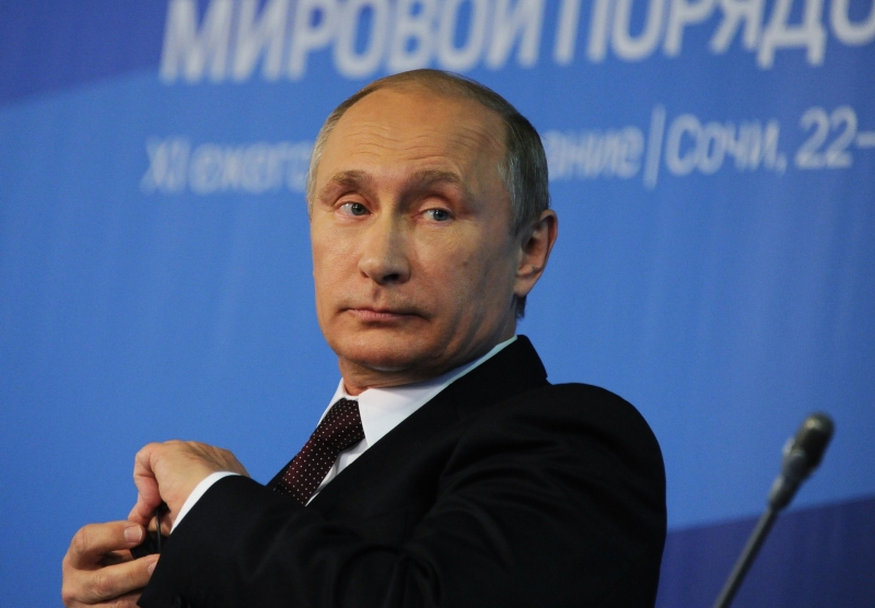 Putinova tvář je v posledních měsících nějak jinak formovaná než kdysi.
