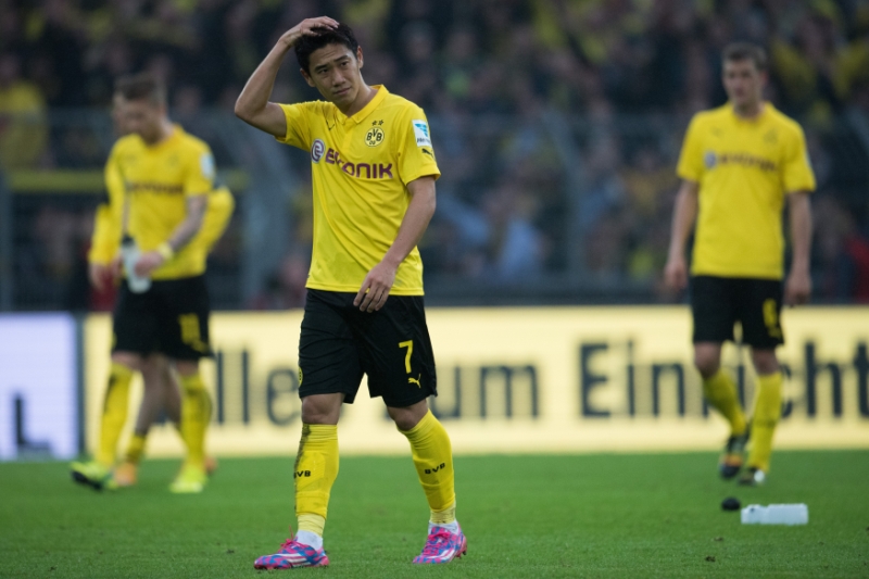 Na hráče Borussie Dortmund padla fotbalová deka. 