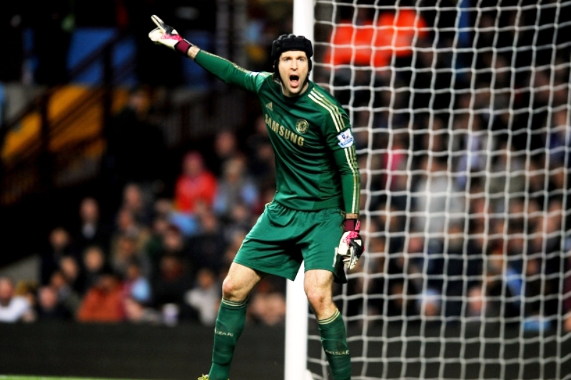 Gólman Chelsea Petr Čech.