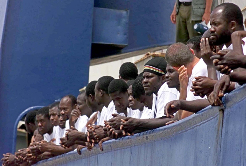 Imigranti zachránění ve Středozemním moři.