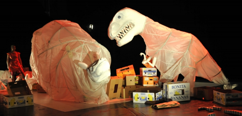 Cesta do pravěku ve zlínském divadle.