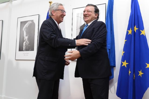 Starý a Nový - Juncker (vlevo) a Barroso.