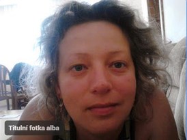 Nová majitelka ukradeného mobilu.
