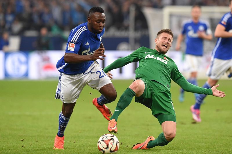 Třetí výhrou ze čtyř zápasů potvrdili fotbalisté Schalke 04 zlepšení pod novým trenérem Robertem Di Matteem. Třetí výhrou ze čtyř zápasů potvrdili fotbalisté Schalke 04 zlepšení pod novým trenérem Robertem Di Matteem.