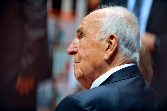 Helmut Kohl v říjnu na knižním veletrhu ve Frankfurtu.