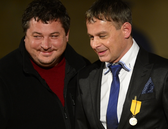 Filip Renč (vpravo) na snímku s dalším vyznamenaným, režisérem Robert Sedláčkem.