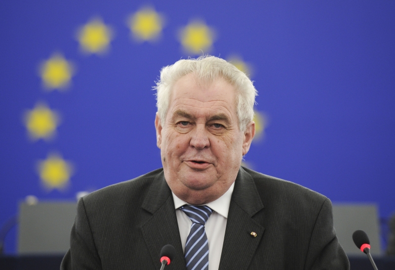 Miloš Zeman sklízí kritiku.