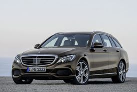 Luxusní segment zastupuje ve finále Mercedes-Benz třídy C, tentokrát ve verzi kombi.