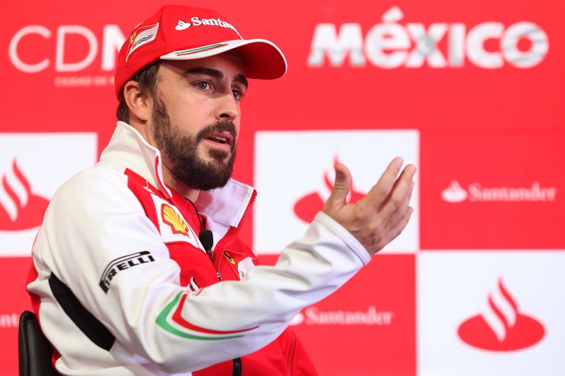 Fernando Alonso se stále nerozhodl ohledně své nejbližší budoucnosti v F1.
