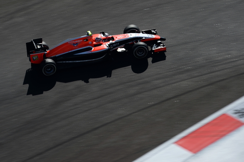 Max Chilton v monopostu Marussie.