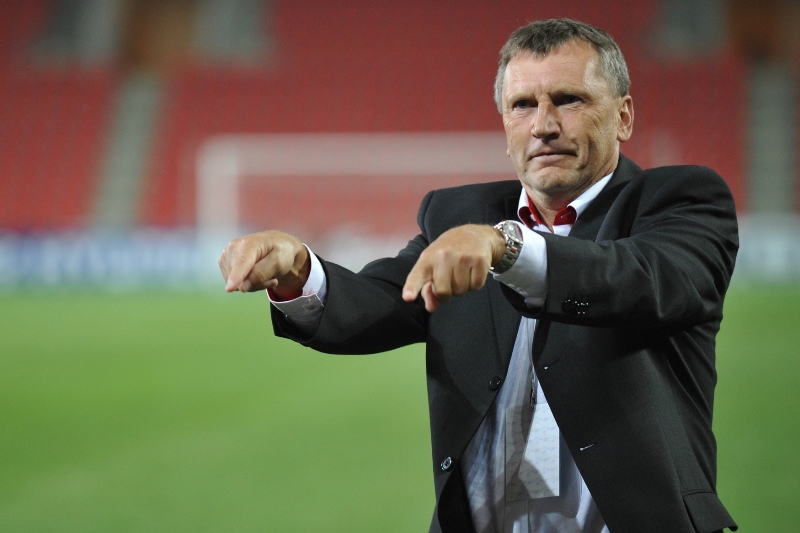 Trenér Slavie Miroslav Beránek. Trenér Slavie Miroslav Beránek.