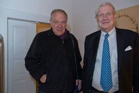 Martin Palouš a americký diplomat William Luers v průběhu besedy konané v Knihovně Václava Havla.