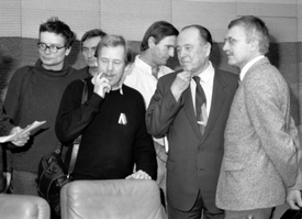 Václav Klaus a Václav Havel na jednání Občanského fóra v Praze.