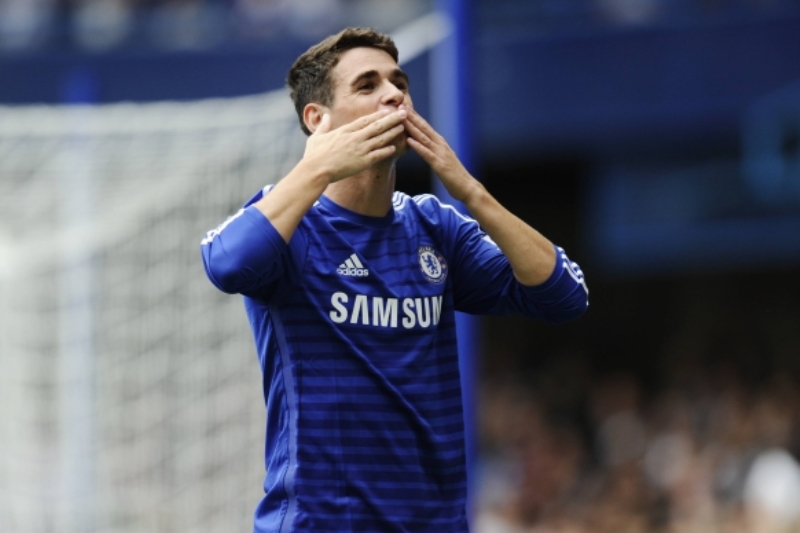 Brazilský záložník ve službách Chelsea Oscar.