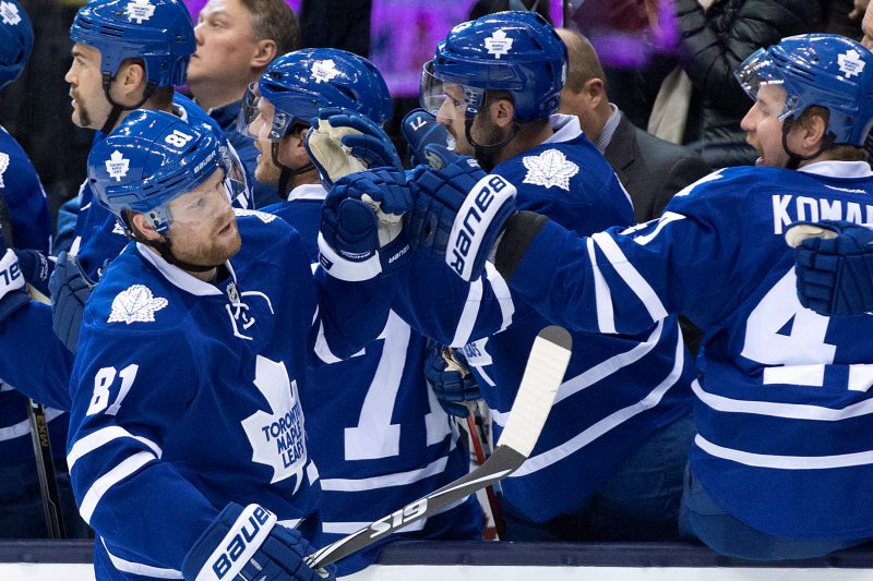 Debakl 1:6 utrpěli hokejisté Bostonu ve středečním utkání NHL na ledě Toronta a připsali si první porážku po pěti výhrách v řadě. 