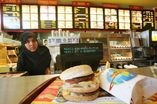 Halal burgrárna ve Francii.