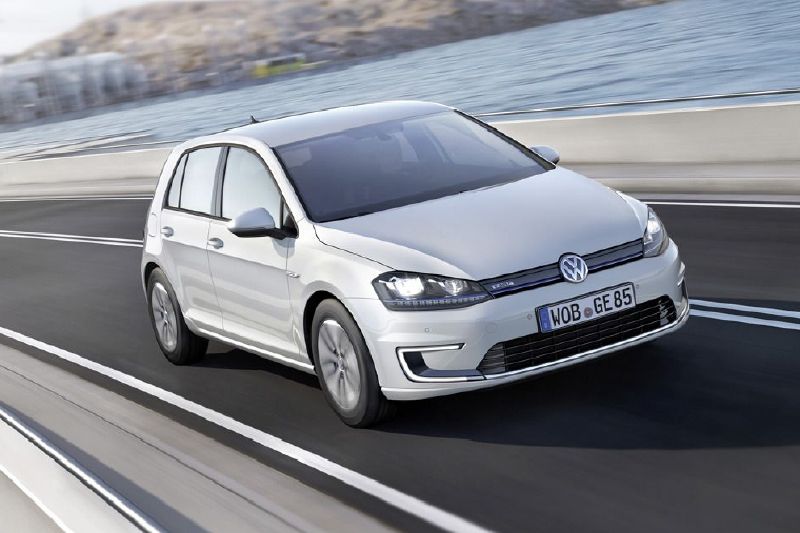 Mezi elektromobily je na českém trhu také VW e-Golf.
