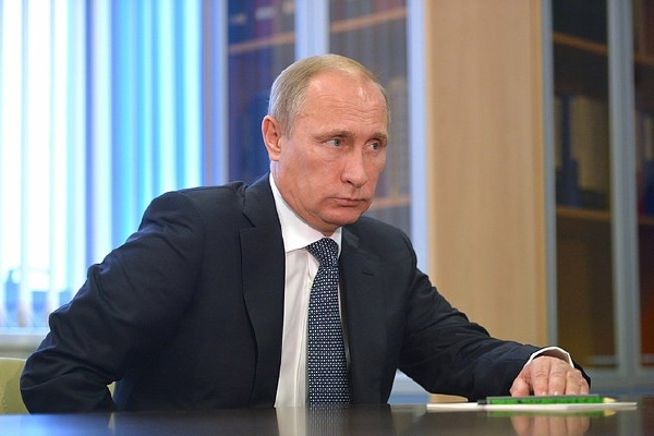 Vladimír Putn - nehledě na sankce vystuopuje sebejistě.