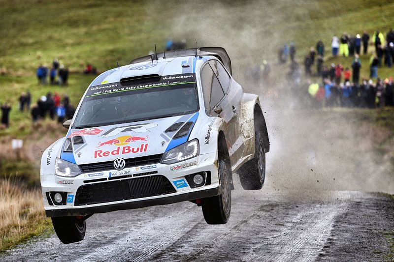 Staronový mistr světa Sébastien Ogier z Francie završil sezonu triumfem v Britské rallye. Staronový mistr světa Sébastien Ogier z Francie završil sezonu triumfem v Britské rallye.