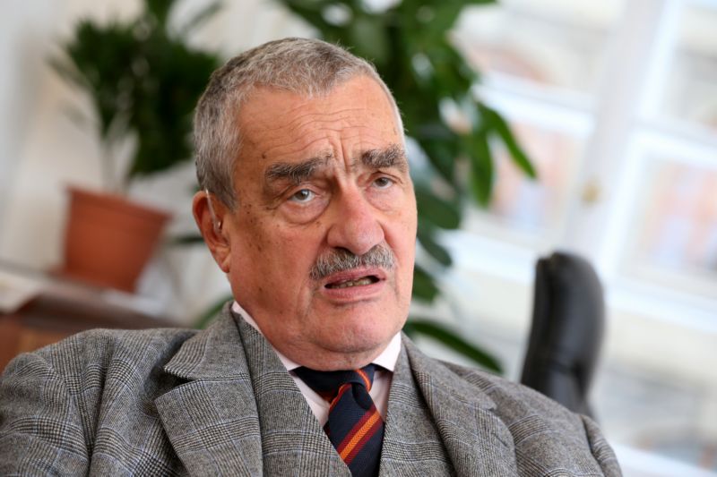 Předseda TOP 09 Karel Schwarzenberg. Předseda TOP 09 Karel Schwarzenberg.
