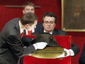 Klobouk pochází z kloboučnictví Poupard.