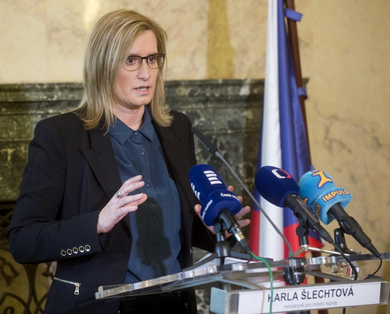 Ministryně pro místní rozvoj Karla Šlechtová. Ministryně pro místní rozvoj Karla Šlechtová.
