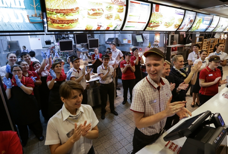 Otevření McDonald's v Moskvě po třech měsících.