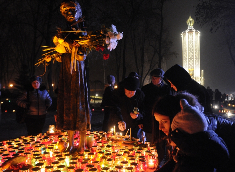 Pietní akt na památku obětí hladomoru, listopad 2012.
