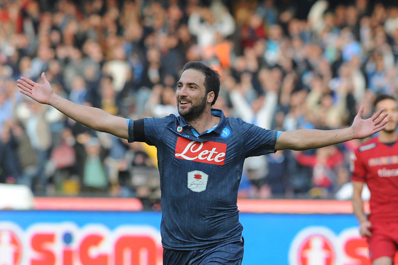 Neapol remizovala v s Cagliari 3:3.