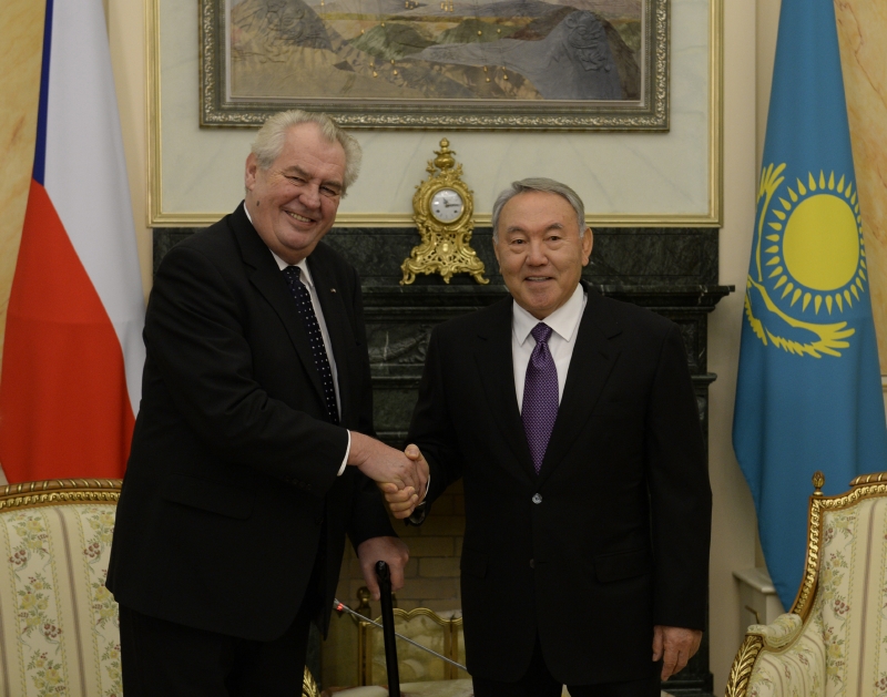 Prezident Miloš zeman se svým protějškem Nursultanem Nazarbajevem.