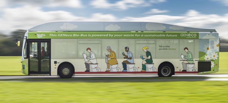 Autobus, který jezdí na vyhozené potraviny a splašky.