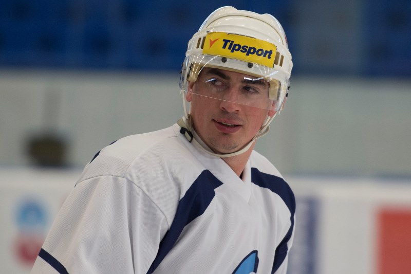 Hokejový obránce Tomáš Kaberle se po pár měsících vrací do kladenského dresu. 