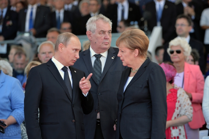 Vladimir Putin, Miloš Zeman a Angela Merkelová.