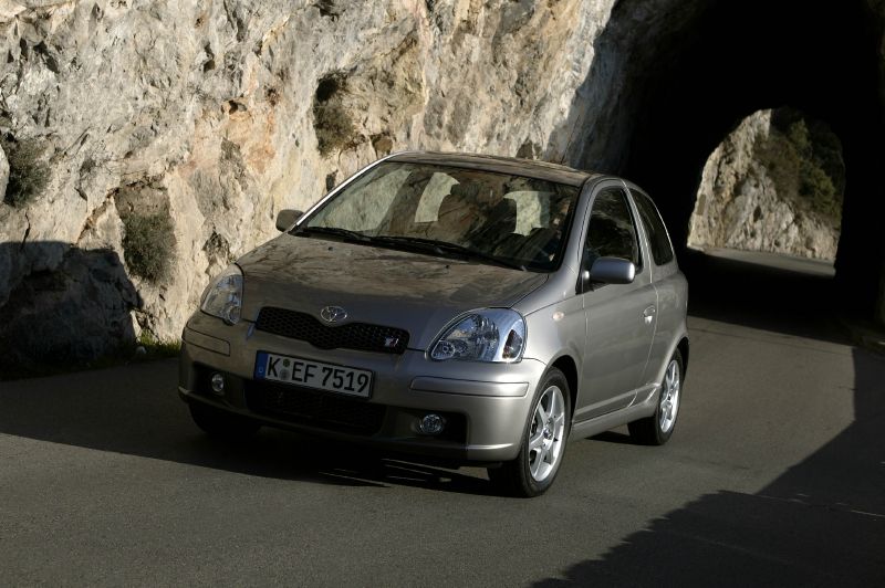 Svolávací akce se týká modelu Vitz (Yaris) z let 2002 až 2004 (ilustrační foto).