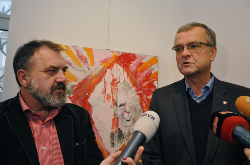 Miroslav Kalousek (vpravo) s Karlem Švugerem (vlevo) v plzeňské galerii.