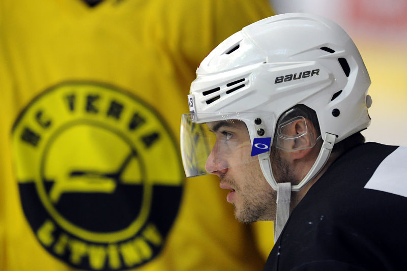 Hokejový útočník Jakub Petružálek se po necelých devíti letech vrací do extraligového Litvínova. Hokejový útočník Jakub Petružálek se po necelých devíti letech vrací do extraligového Litvínova.