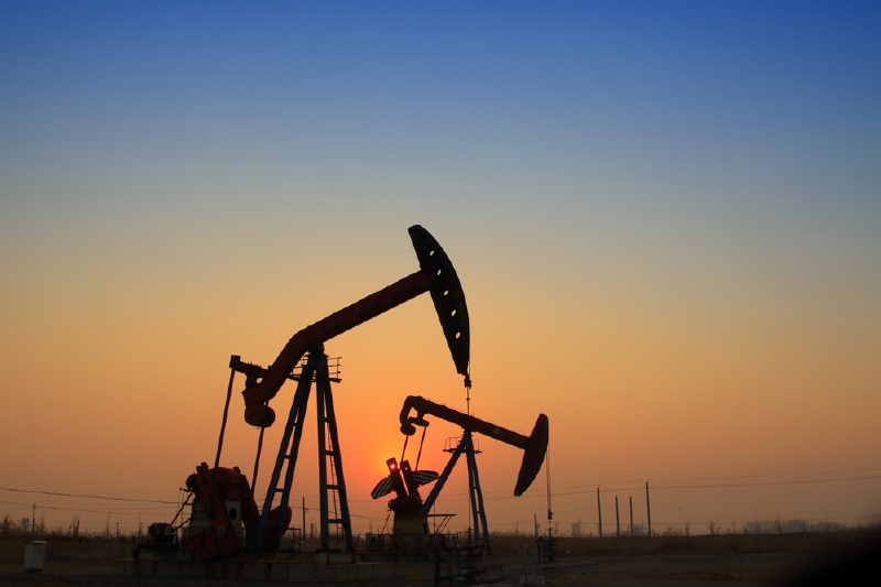OPEC zachová svůj limit těžby ropy na současné úrovni 30 milionů barelů denně. OPEC zachová svůj limit těžby ropy na současné úrovni 30 milionů barelů denně.