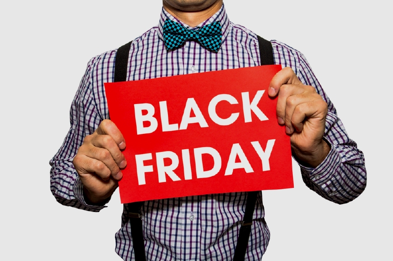 Black Friday v tradiční podobě je v USA v kamenných obchodech spojen se zábavou a nákupním šílenstvím. Black Friday v tradiční podobě je v USA v kamenných obchodech spojen se zábavou a nákupním šílenstvím.