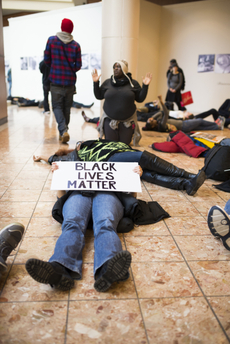 Heslo protestů je "Black lives matter".