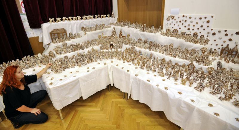 Obyvatelé Zdounek na Kroměřížsku a okolních obcí společně vytvořili největší perníkový betlém v ČR.