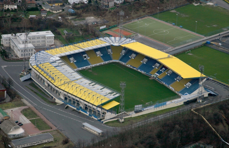 Stadion Na Stínadlech. Právě zde by se mohl hrát zápas pod širým nebem mezi Litvínovem a Spartou. 