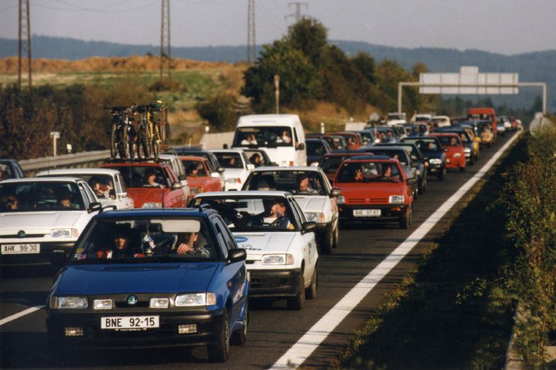 Letos zatím přibylo v Česku na 165 tisíc nových automobilů (ilustrační foto).