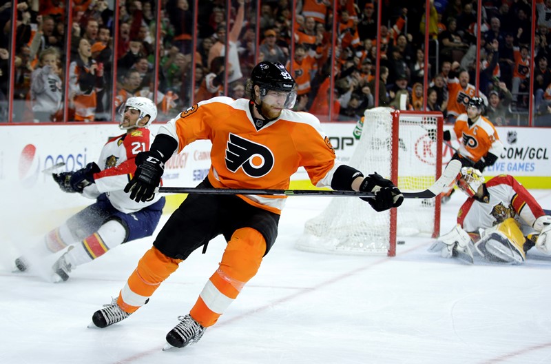 Zatím nejúspěšnější český hokejista této sezony, útočník Philadelphie Jakub Voráček.