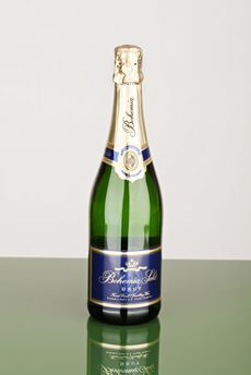 Označení brut nesou šumivá vína, která obsahují do 12 gramů zbytkového cukru na litr.