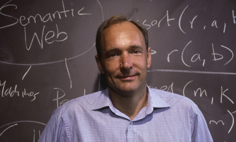 Zakladatel webu Tim Berners-Lee. 