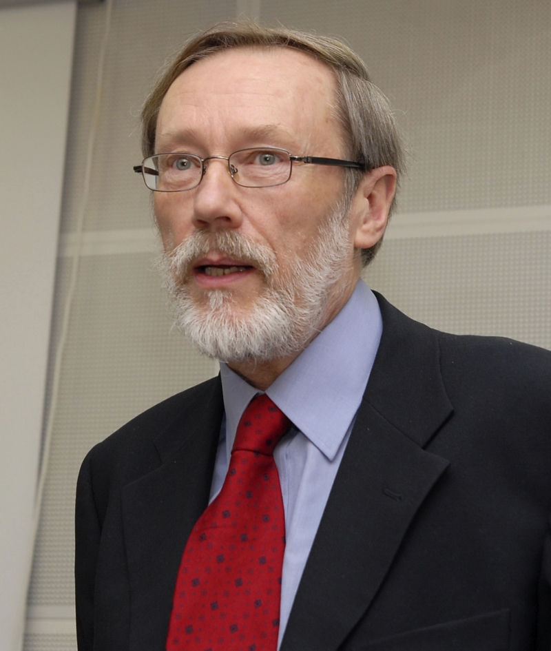 Sluneční fyzik Petr Heinzel. Sluneční fyzik Petr Heinzel.