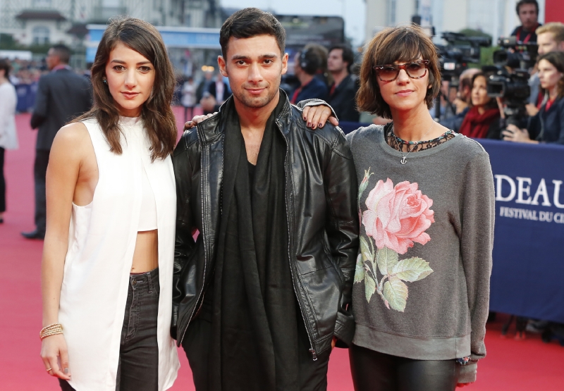 Zleva herečka Sheila Vand, herec Arash Marandi a režisérka Ana Lily Amirpourová.