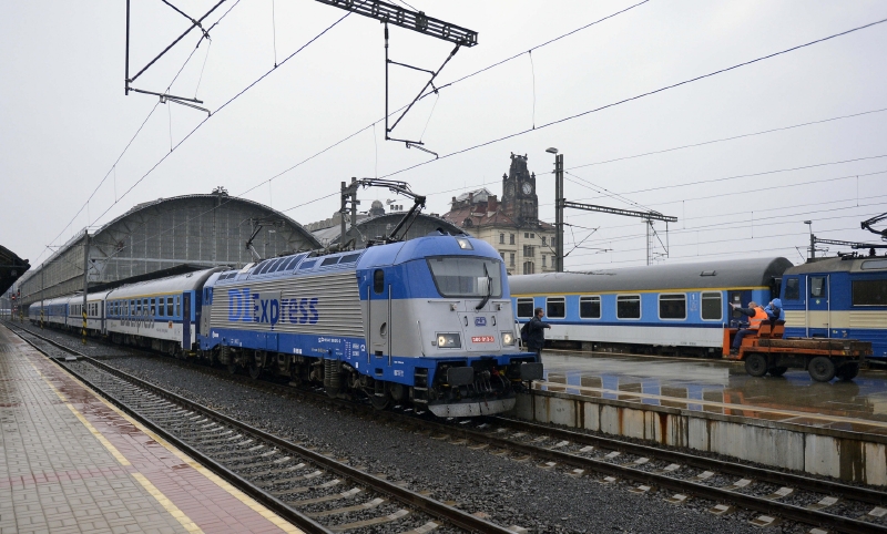 Vlak D1 Express na pražském hlavním nádraží. Vlak D1 Express na pražském hlavním nádraží.